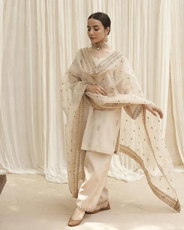 Golden Patel 3-piece Stitched suit