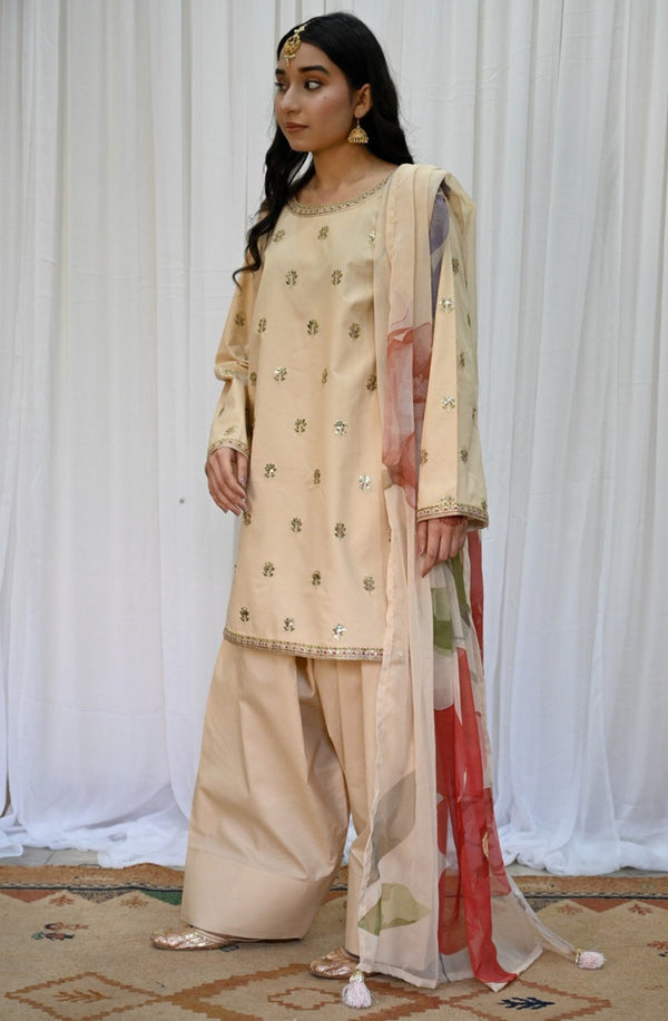 Jahan Ara - Desert Bloom 3-Piece Stitched